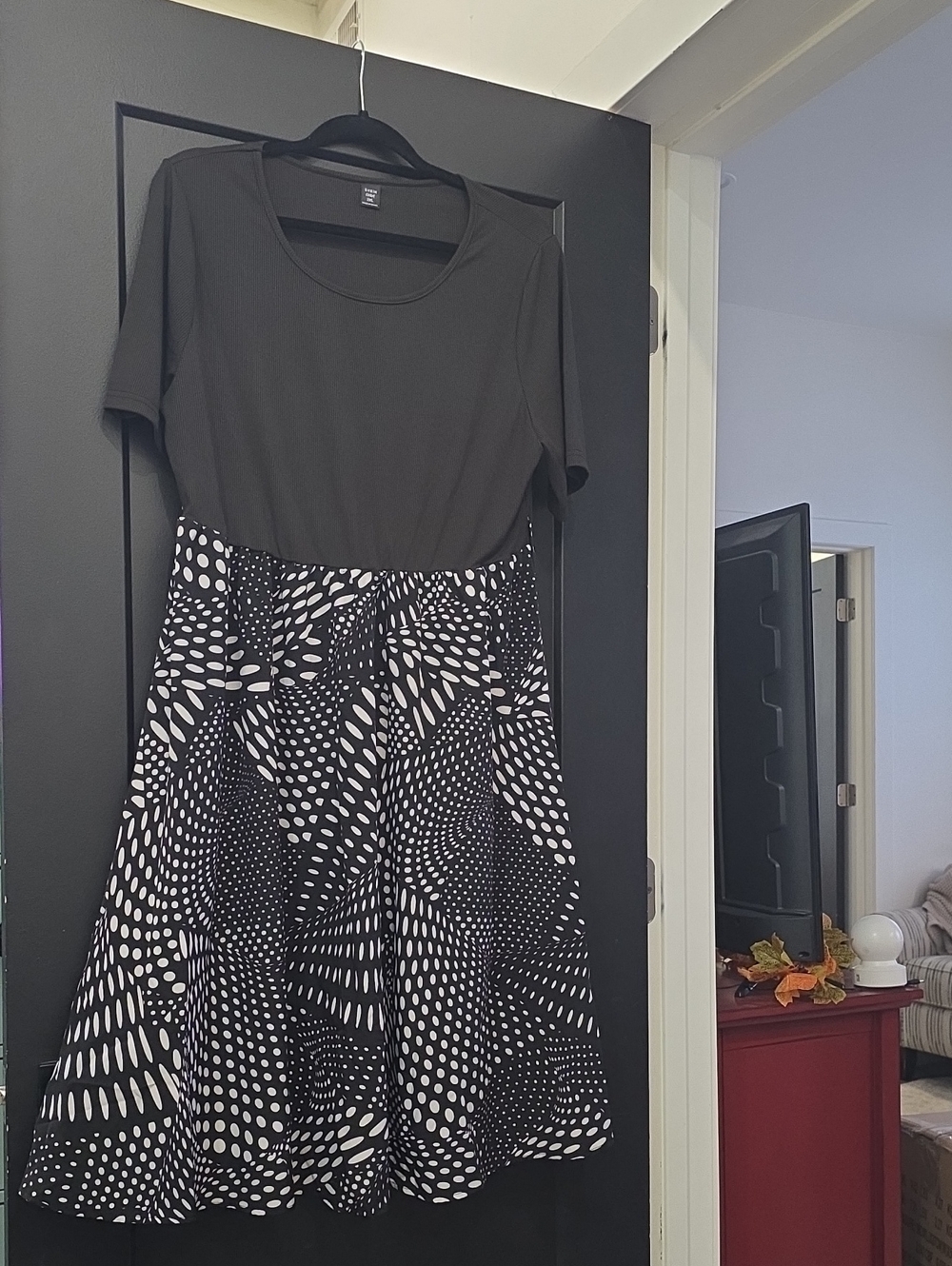 SHEIN Black Top with Black & White Printed Midi Skirt Dress